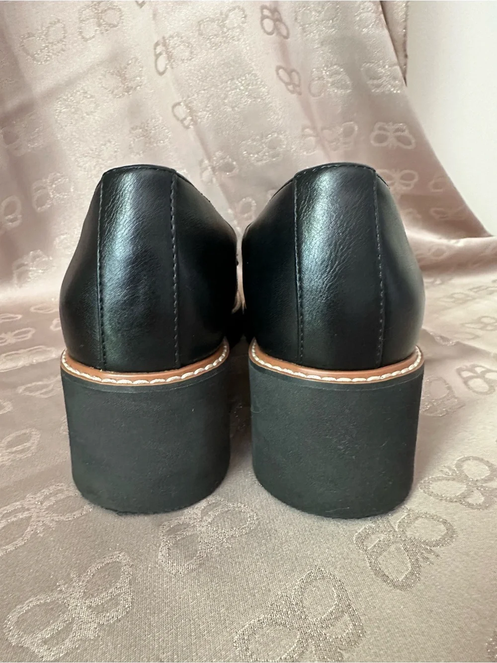 Naturalizer Black Leather Lug Loafers
